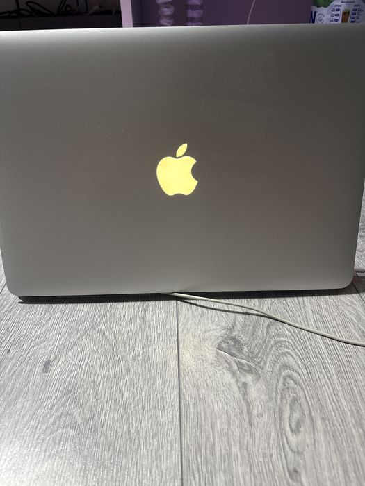 Mac Book pro 15 inch