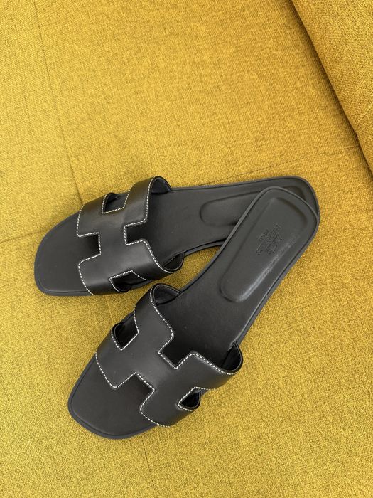 Vand papuci Hermes din piele marimea 39