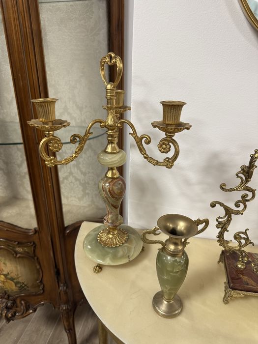 Set din onix si bronz - suport ceas, doua sfesnice si doua vaze