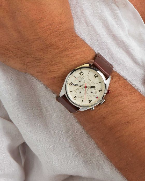 Продавам Tommy Hilfiger Corbin, отличен