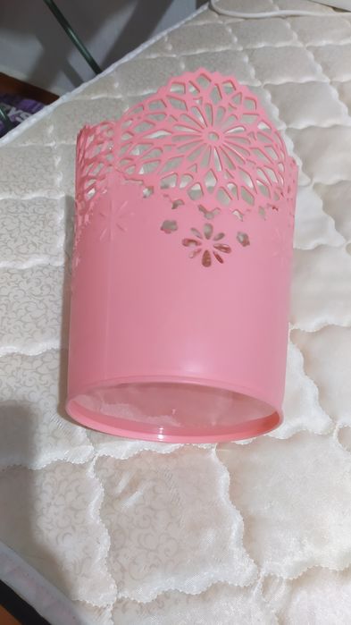 Продается Кашпо -корзина.