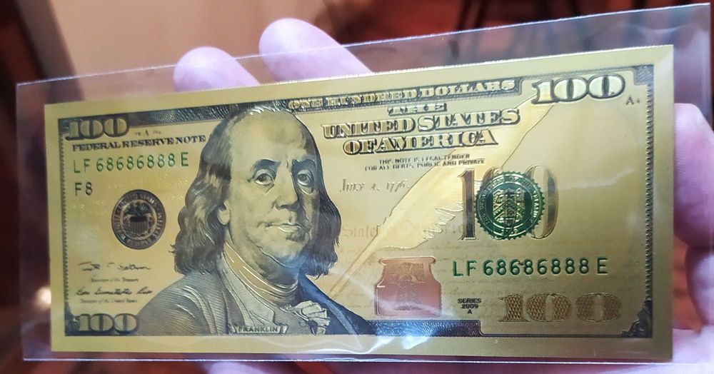 Лот от 5 бр. 100 долара-позлатени,сувенирни,пластични,релефни банкноти