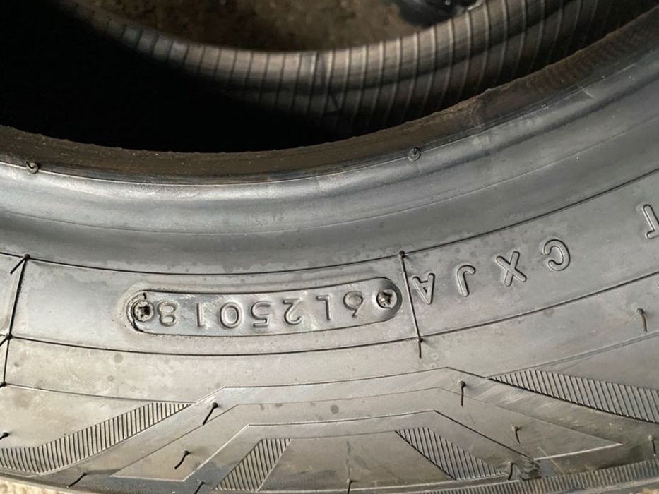 vand anvelope 205/65/15c toyo de vară noi