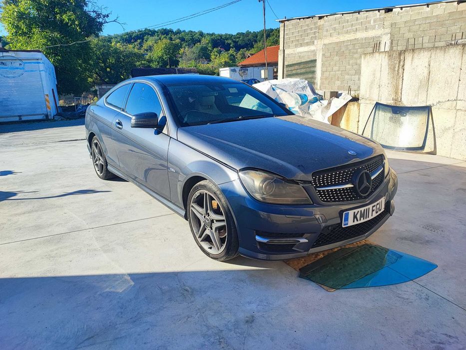 Мерцедес C 220 CDI 170 коня W204 спорт купе На Части