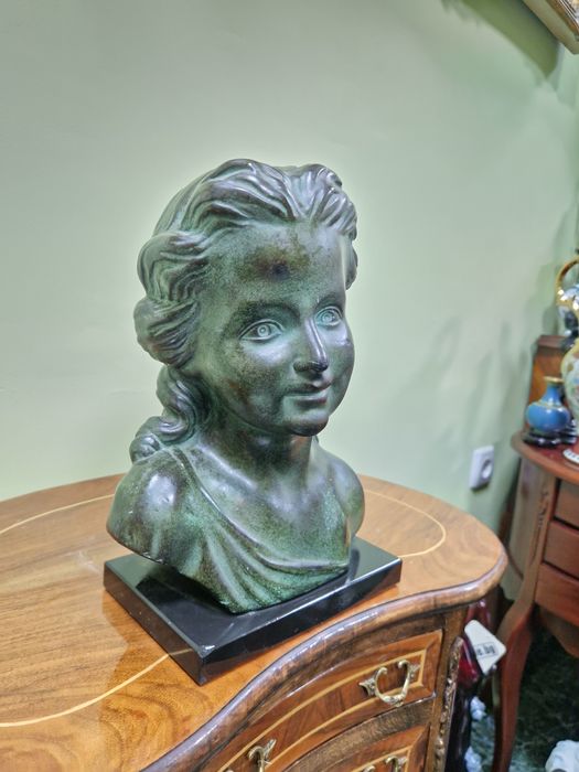 Уникален антикварен авторски френски керамичен бюст