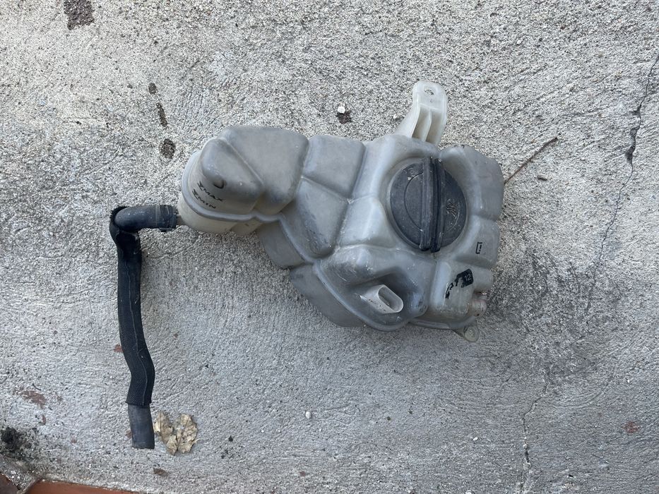 Казанче за антифриз за Audi A8 D4