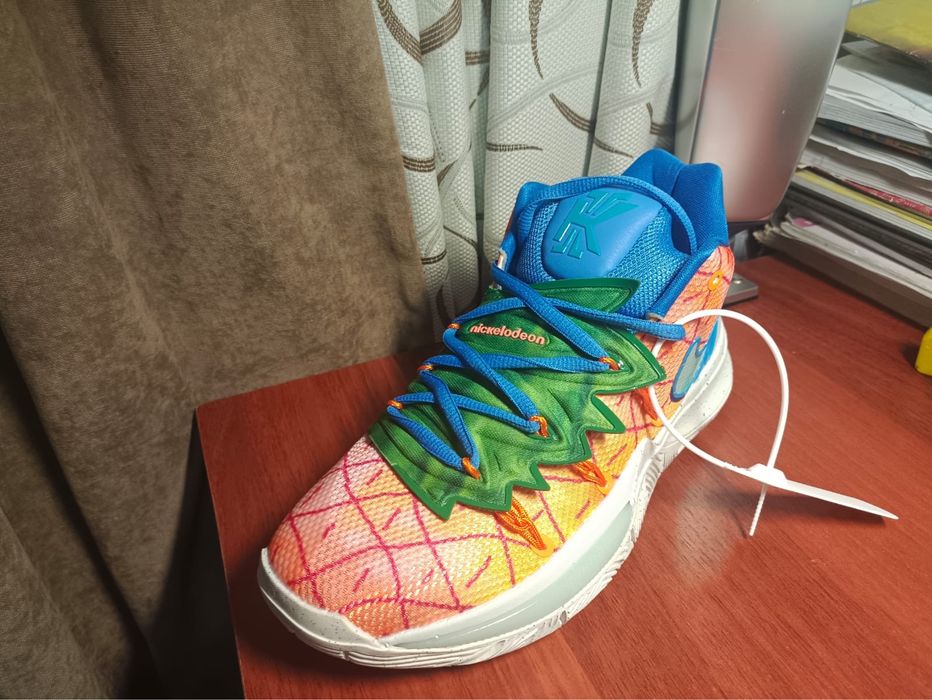 Продам кроссовки