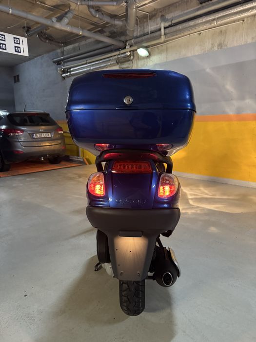 Piaggio x9/ variante piaggio mp3 sau Yamaha xmax