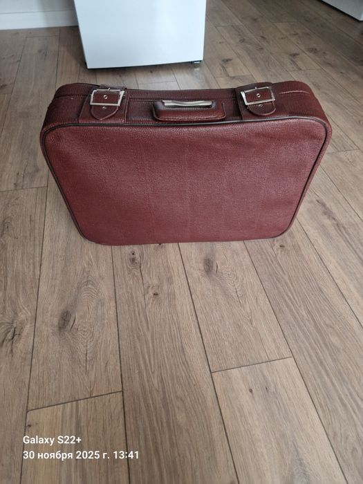 Продам ретро чемодан