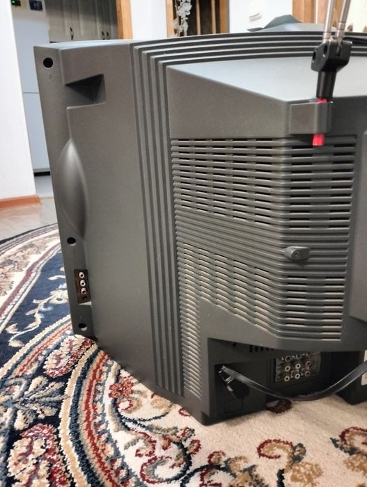 Продается телевизор LG RT-21FD15V (кинескопный), в рабочем состоянии