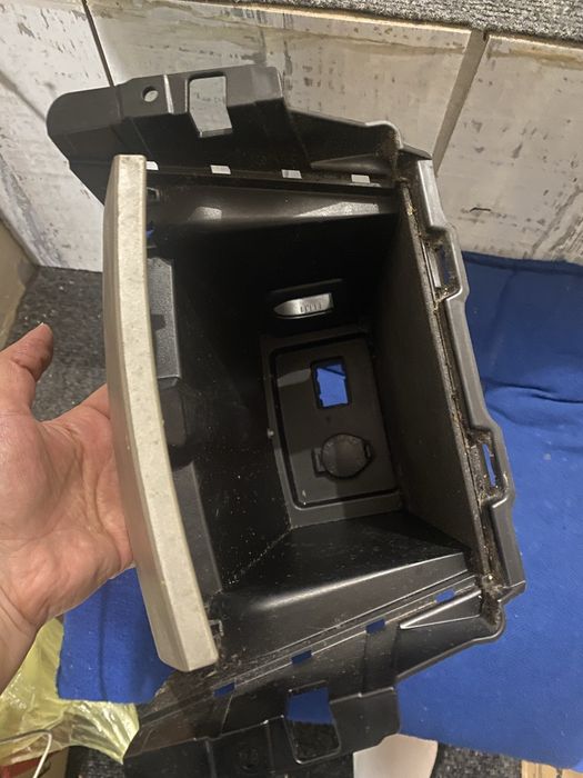 Бардачок камри 40