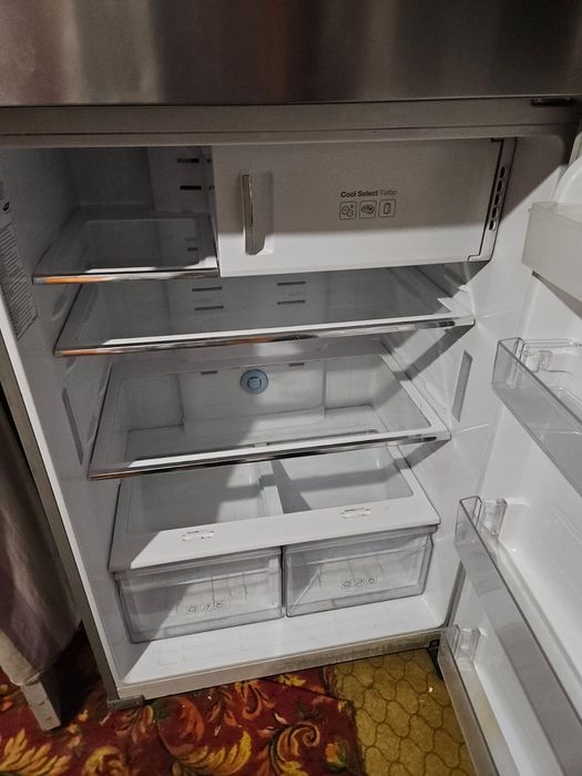 Продаю большой холодильник