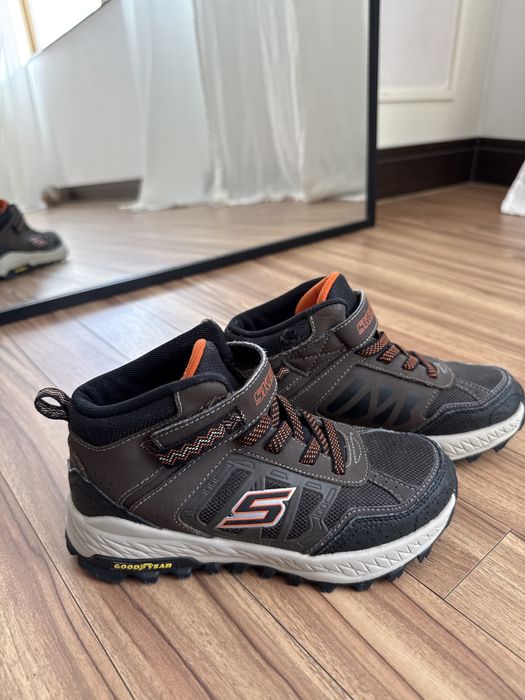 Кроссовки на мальчика демисезон 33,5 размера