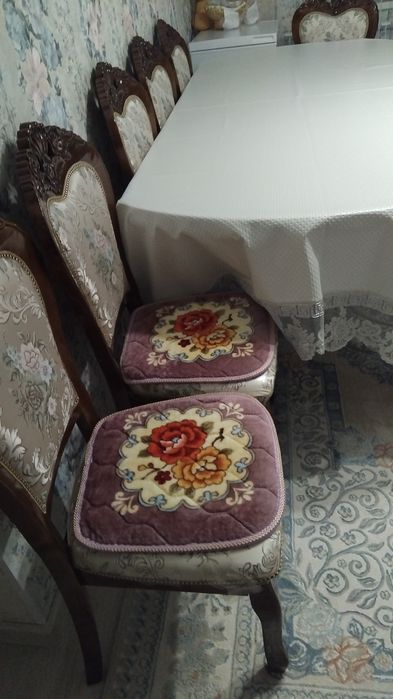Продам стол и стулья