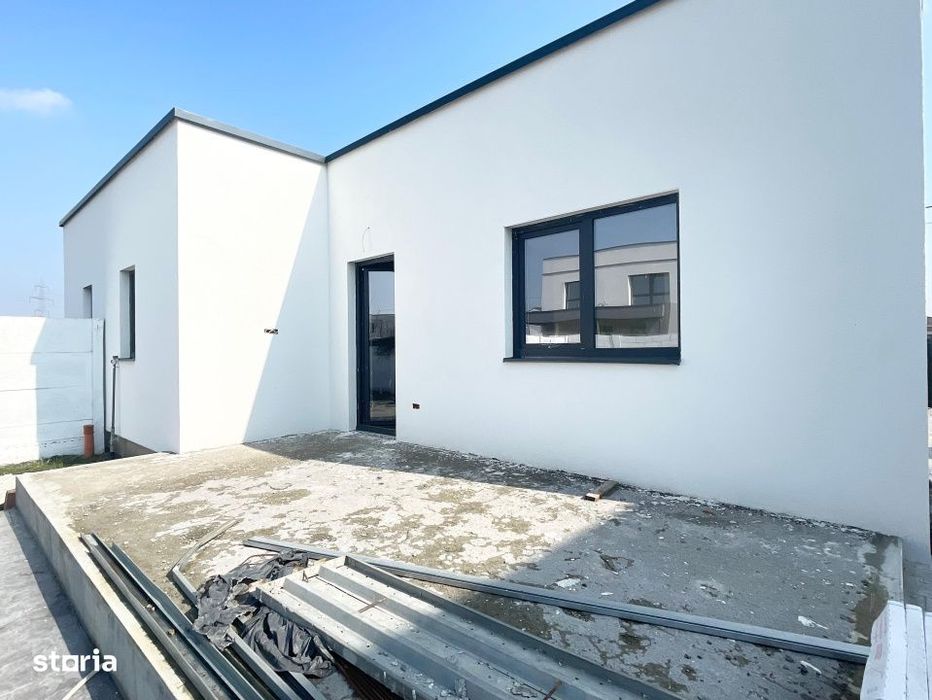 Duplex 3 camere 92mp Mosnita Noua