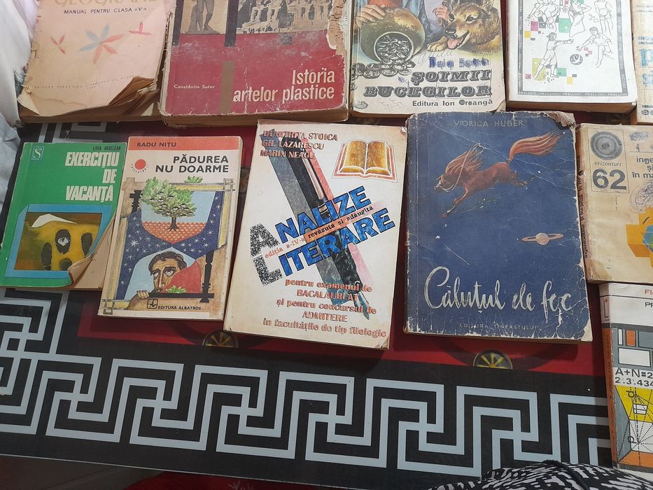Carti vechi de vanzare