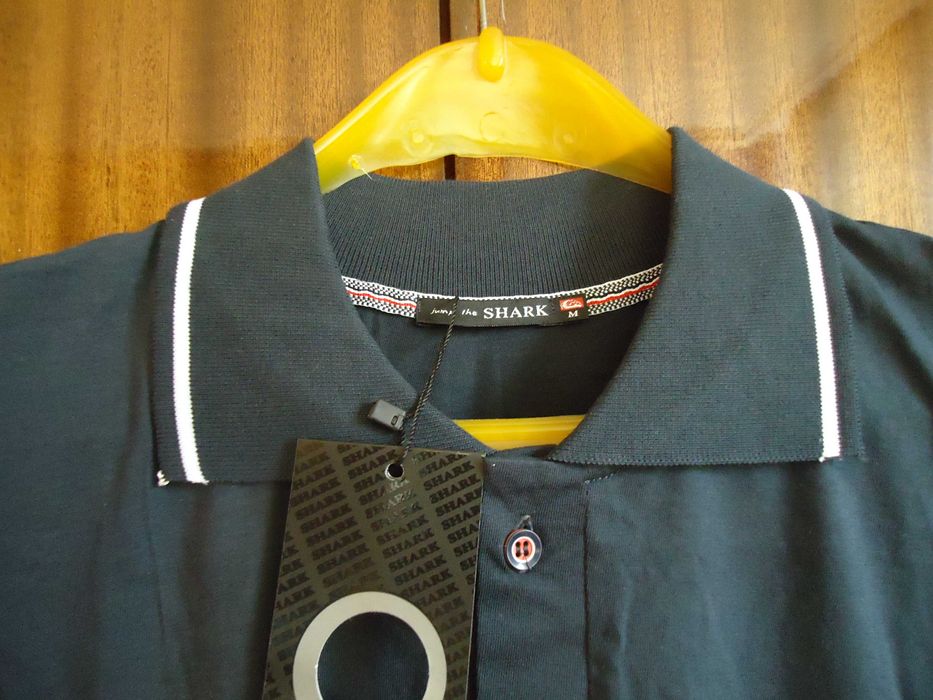 нова тениска с яка Jump the Shark