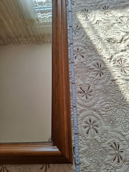 Oglinda cu rama de stejar