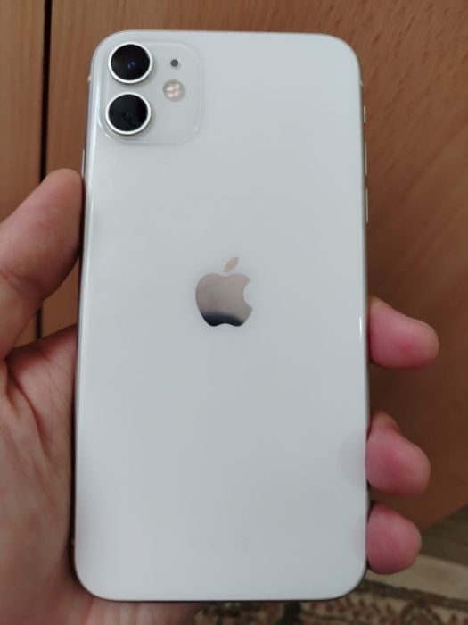 Продам Айфон 11 64