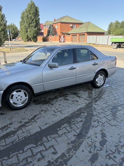 Продам автомобиль Mercedes W202