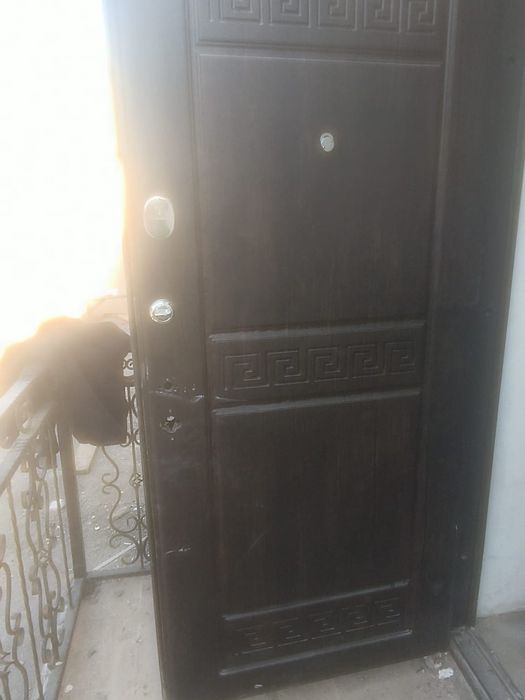 Железная дверь ...