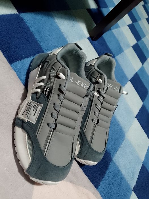 Продам кроссовки мужские