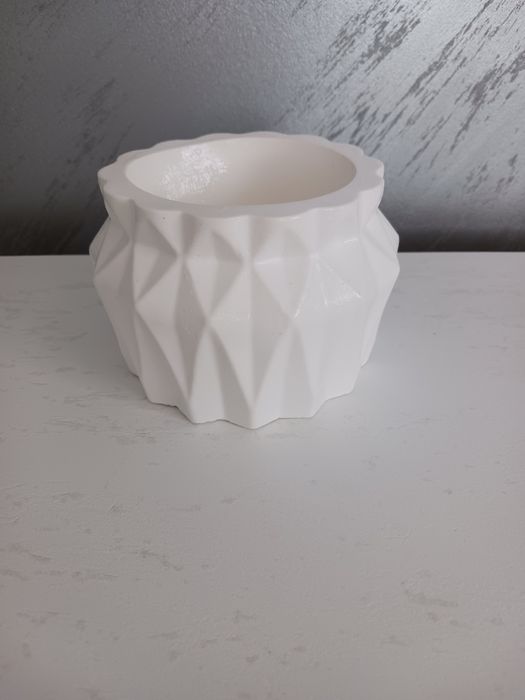 Гипсо - керамични кашпи ръчно изработени