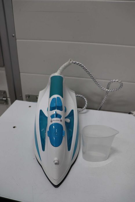 Парна ютия Russell Hobbs Supreme Steam Pro 2600W, 140 г/мин