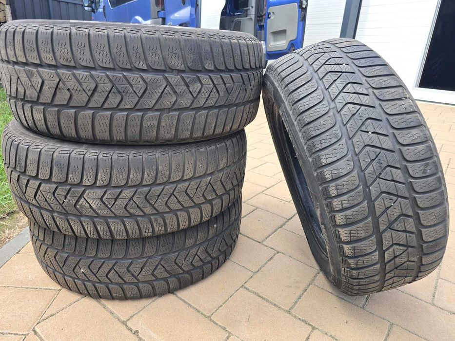 Vand 4 anvelope iarna Pirelli Sottozero 3 ranforsate 215/60/16