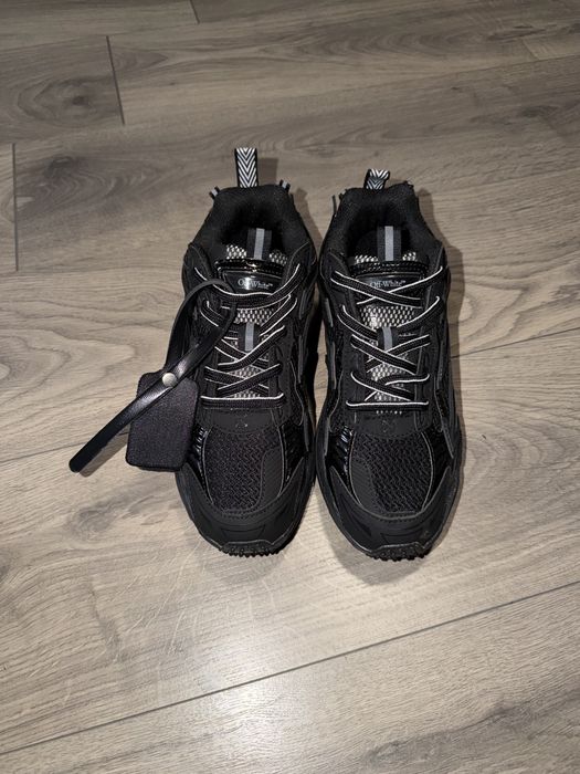 Off White Be Right Back