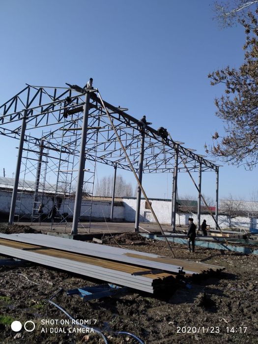 Sendvich panel ustanovka. СЭНДВИЧ ПАНЕЛЬ. Металлоконструкция.