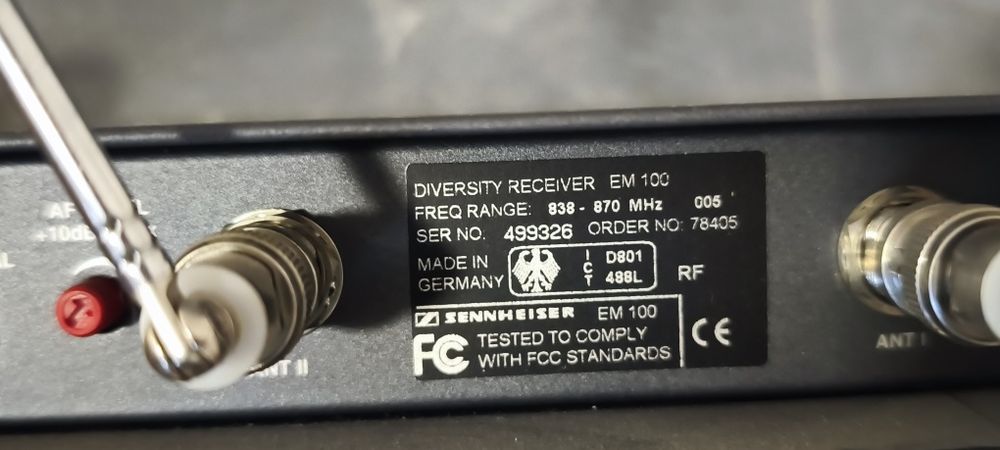 Професионален безжичен приемник Sennheiser EM 100 (G1)