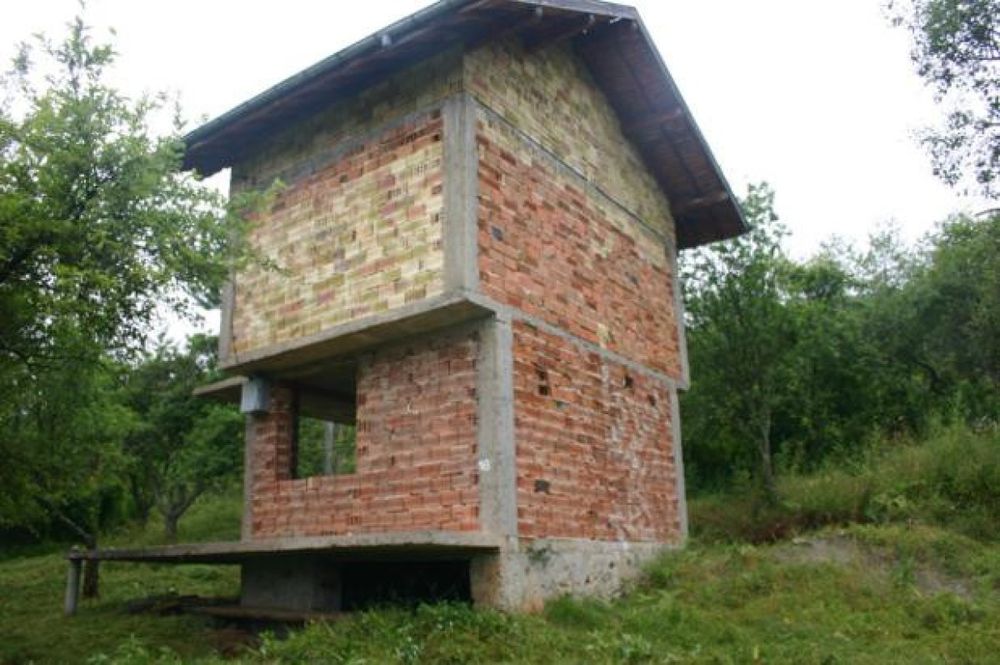 Масивна вила в с. Калище