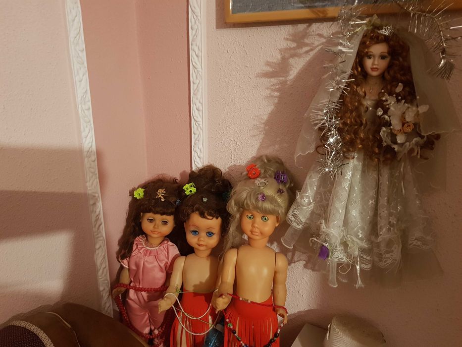 Păpuși de colecție curate si bine păstrate