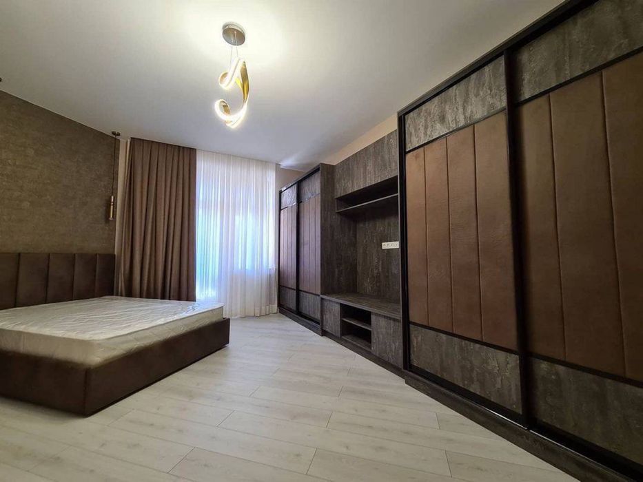 Яккасарой.  Жк.  Parisien от Golden house