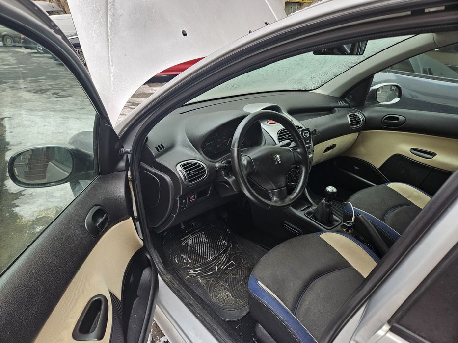 Peugeot 206 / 1.4 HDI