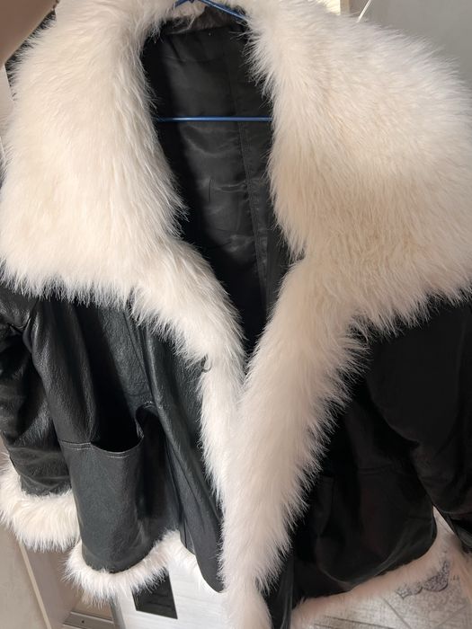 Куртка сотилади янги