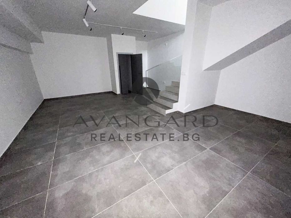 Продава се Къща в Пловдив, Остромила - 388 кв.м за 1225 €/кв.м - Снимка #23