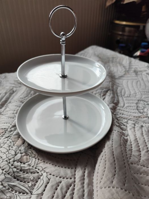 Двуетажна порцеланова стойка за десерти!