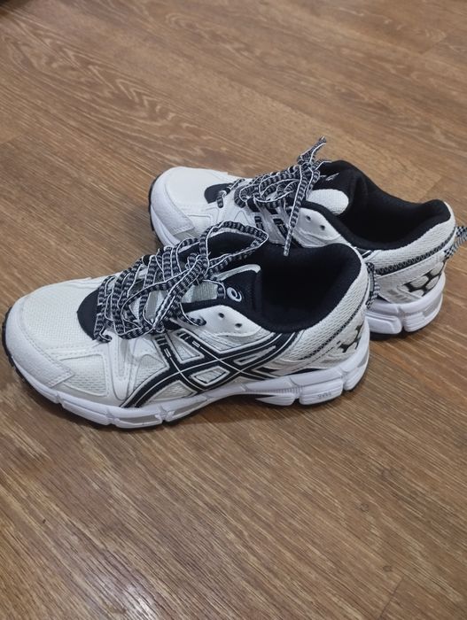 Кроссовки  Asics