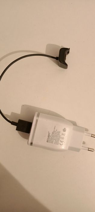 Смарт часы-браслет за 8 000