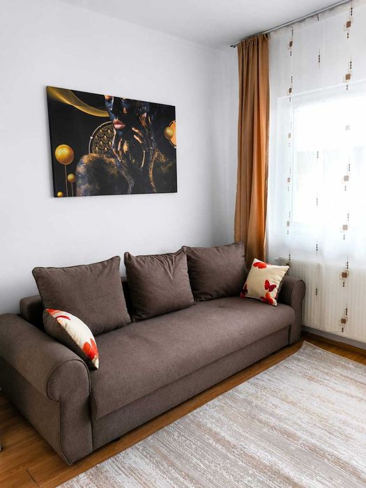 Închiriez apartament 2 camere, decomandat, parcare subterană in cartierul Zorilor, zona hotel Golden Tulip