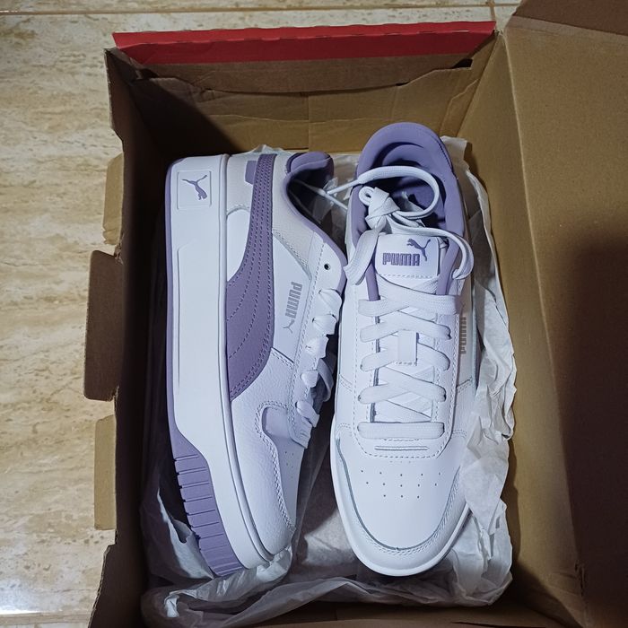 Adidasi puma albi cu mov nr 38.5