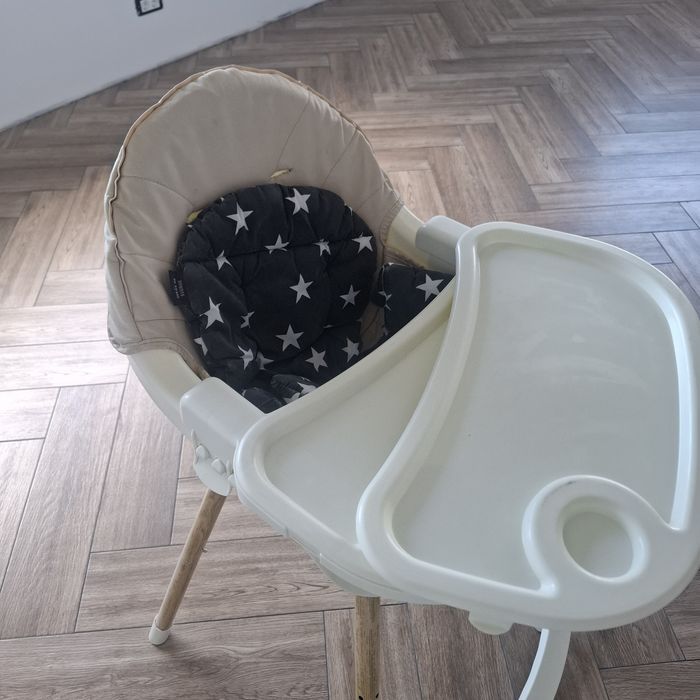 Scaun de masa bebe