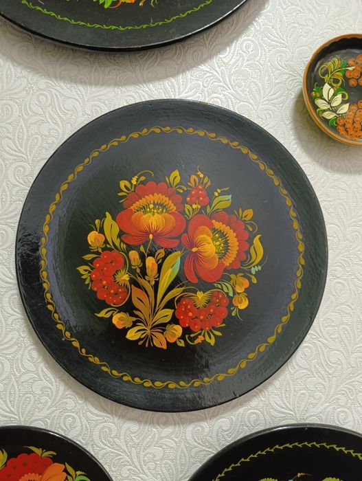 Тарелки деревянные настенные росписные