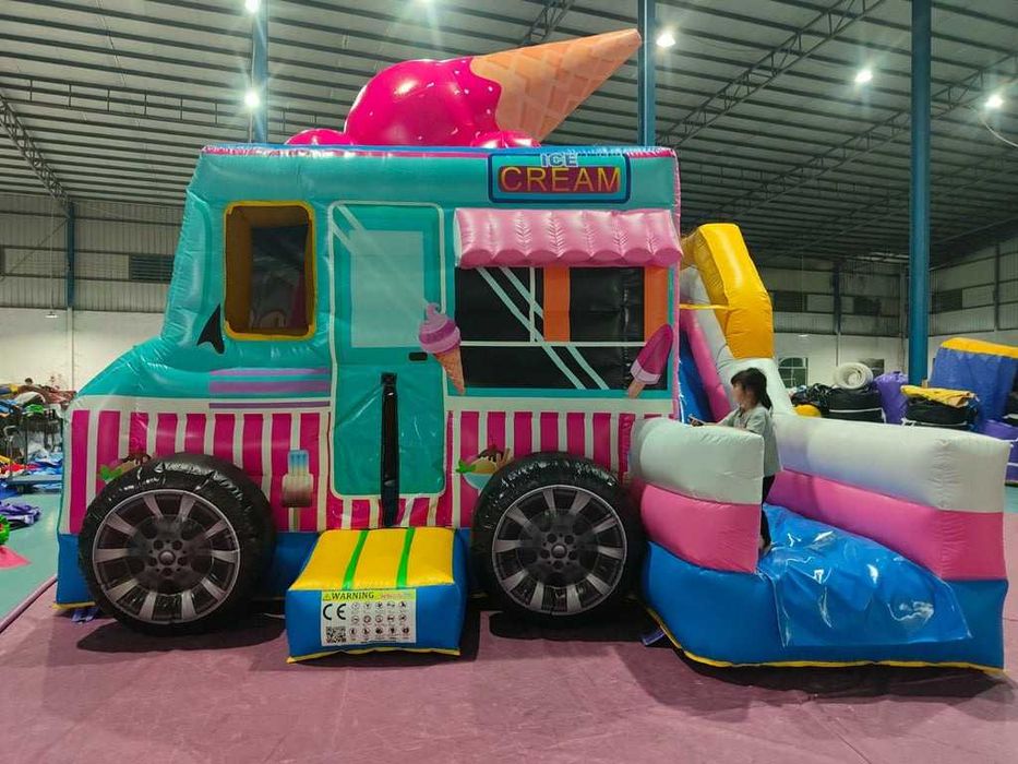 Надуваеми батути с пързалки за игра / Детски надуваеми пързалки