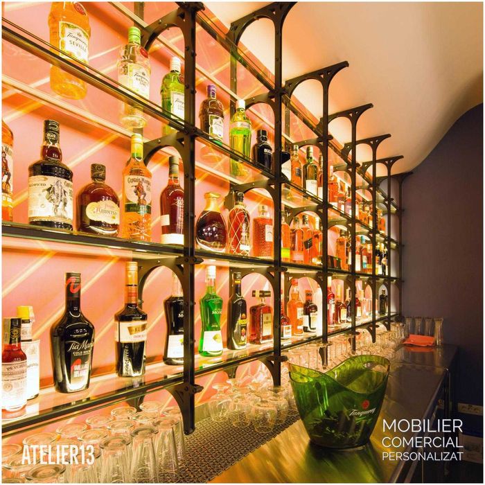 Confectii metalice pentru mobilier - cadre, rafturi, structuri custom