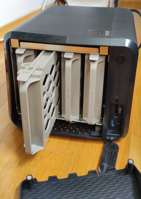 Network Attached Storage ZyXEL NAS542 stocare retea/ personal cloud