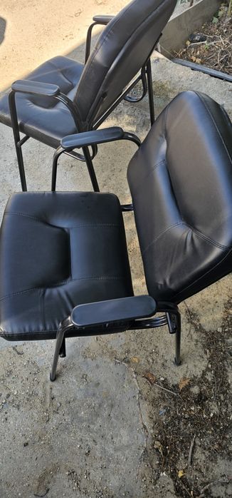 Офисные стулья кожа