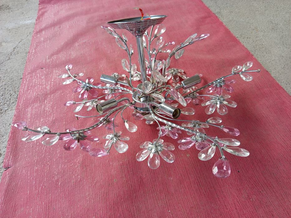 На продажу / люстра / .